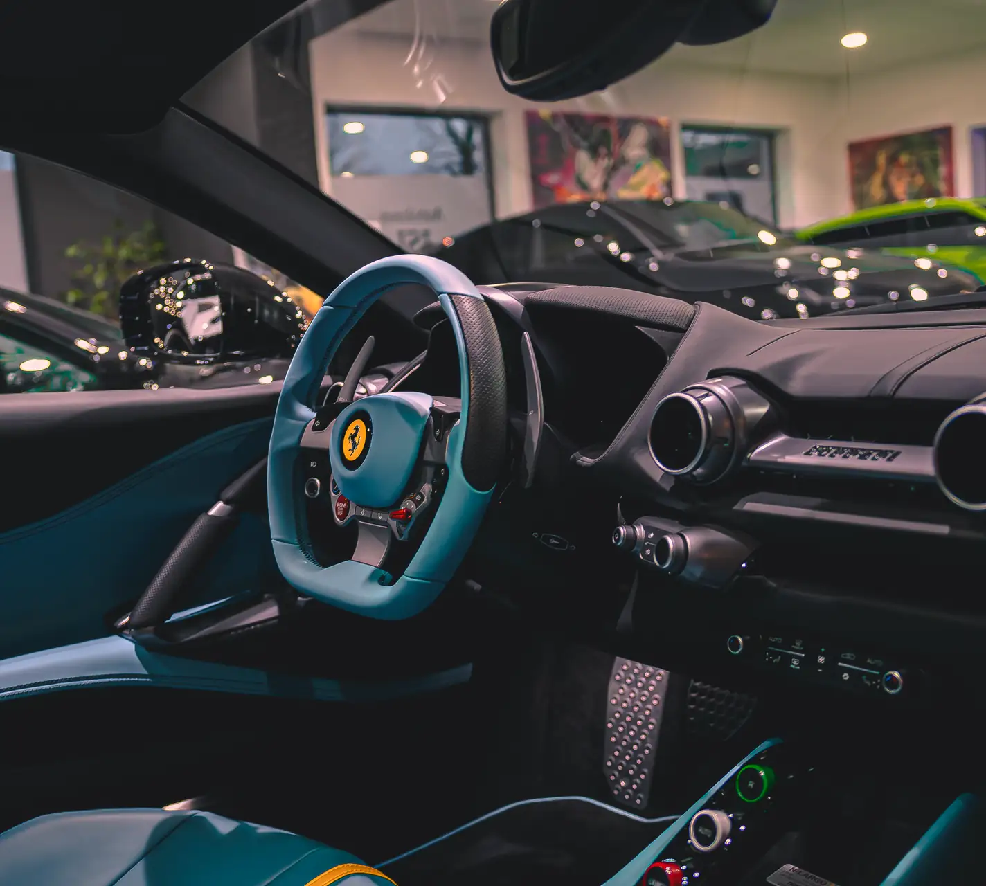 Cockpit eines Ferrari bei Autohaus ISI